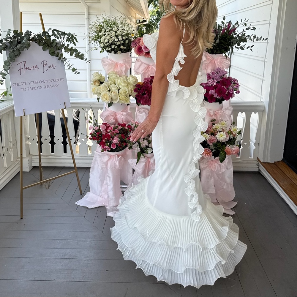 Cream Ruffle Backless Dress - Picture 5 of 7